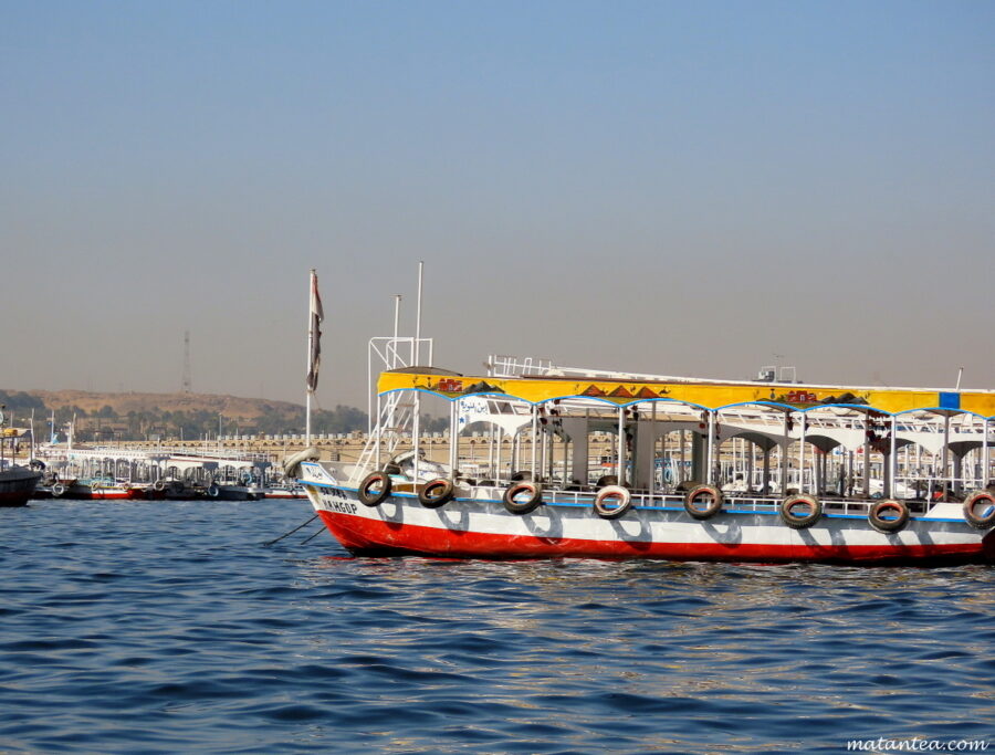 Ferry sur le Nil en Égypte